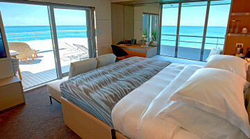 Emerald Sakara Yacht Suite dsk