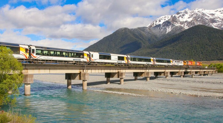 Train CLP1920 TranzAlpine Waimakariri River Bridge v2