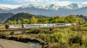 Train Coastal Pacific Crossing Kahutara River near Kaikoura v2